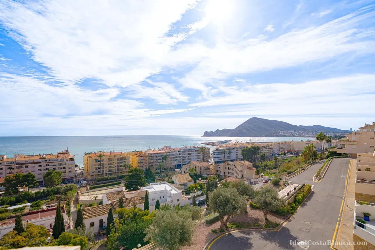 2 quarto Penthouse para venda em Altea com piscina garagem - 1 495 000 € (Ref: 9847953)