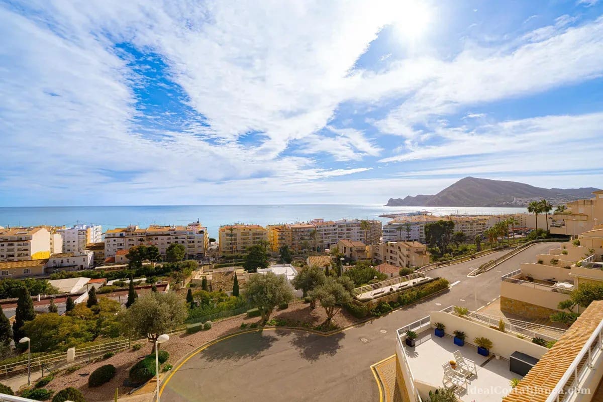 2 quarto Penthouse para venda em Altea com piscina garagem - 1 495 000 € (Ref: 9847953)