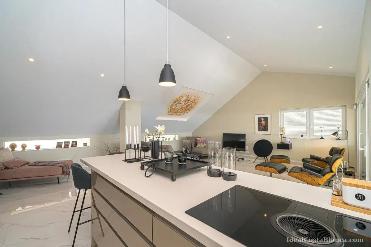 2 quarto Penthouse para venda em Altea com piscina garagem - 1 495 000 € (Ref: 9847953)