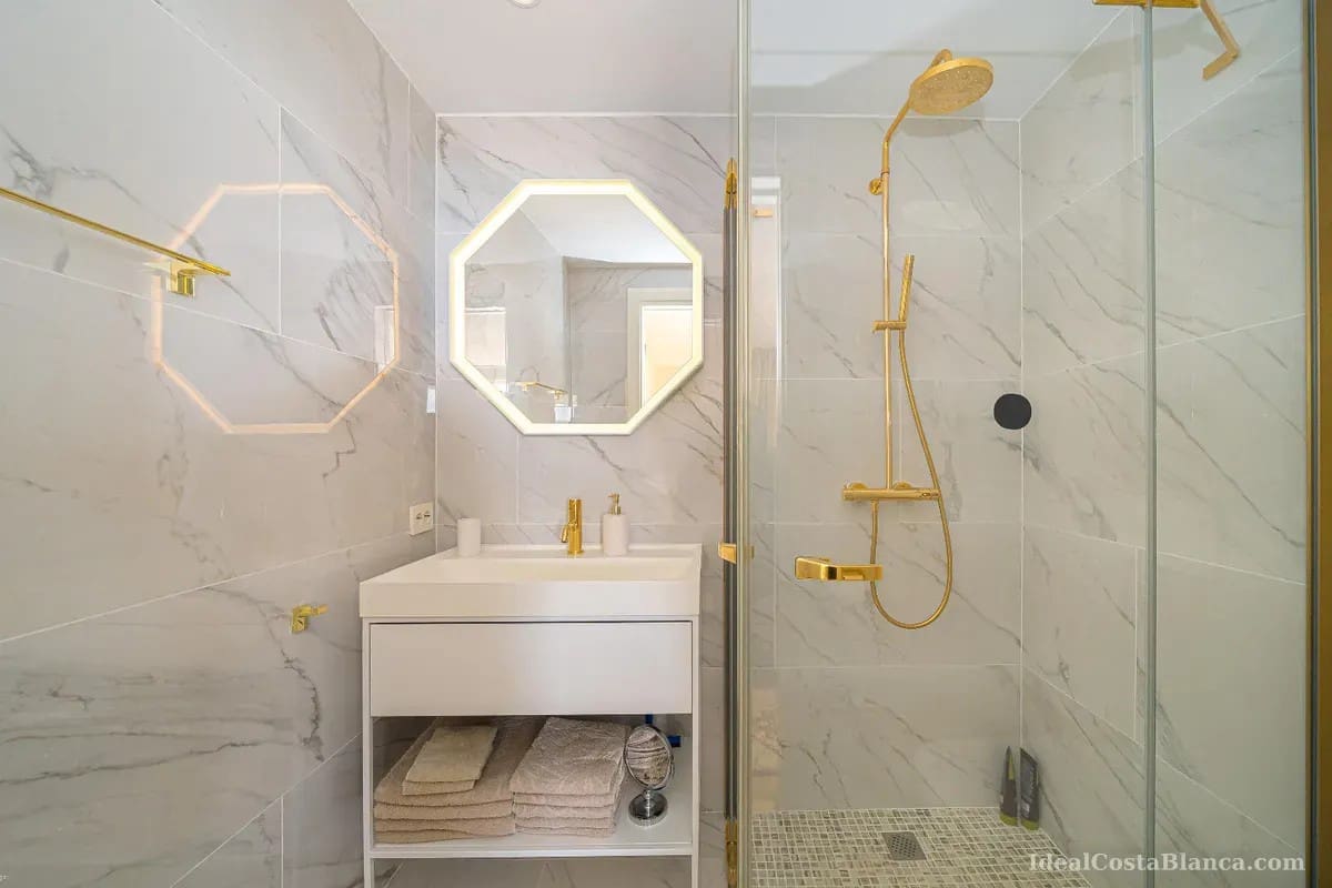 2 quarto Penthouse para venda em Altea com piscina garagem - 1 495 000 € (Ref: 9847953)