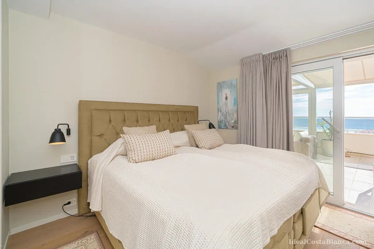 2 quarto Penthouse para venda em Altea com piscina garagem - 1 495 000 € (Ref: 9847953)
