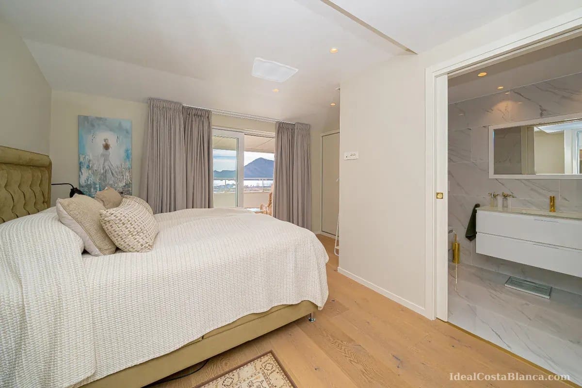 2 quarto Penthouse para venda em Altea com piscina garagem - 1 495 000 € (Ref: 9847953)