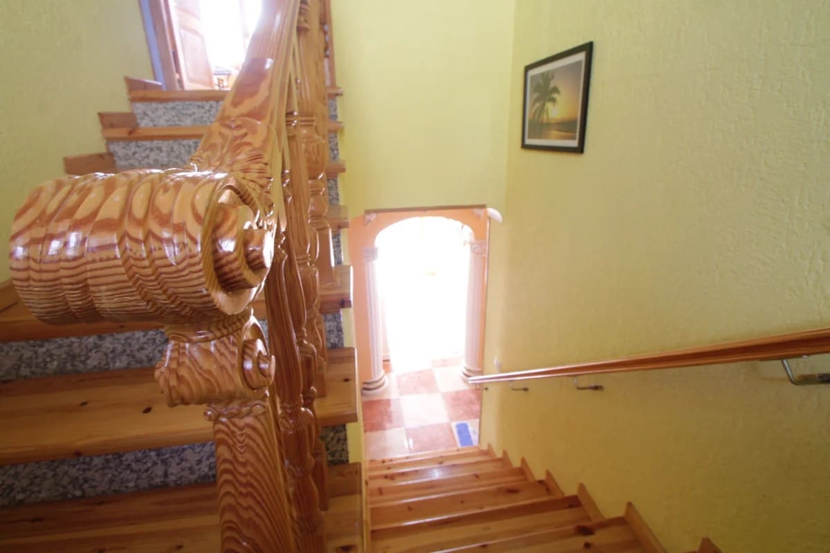 5 bedroom Villa for sale in Confrides with pool garage - € 380,000 (Ref: 9847960)