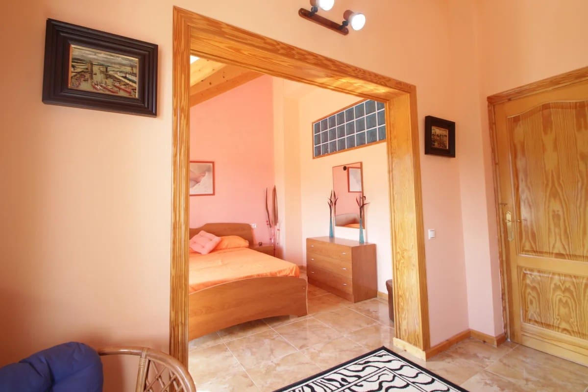 5 bedroom Villa for sale in Confrides with pool garage - € 380,000 (Ref: 9847960)