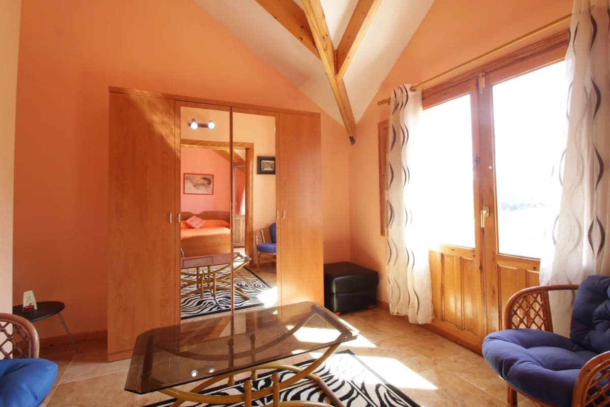 5 bedroom Villa for sale in Confrides with pool garage - € 380,000 (Ref: 9847960)