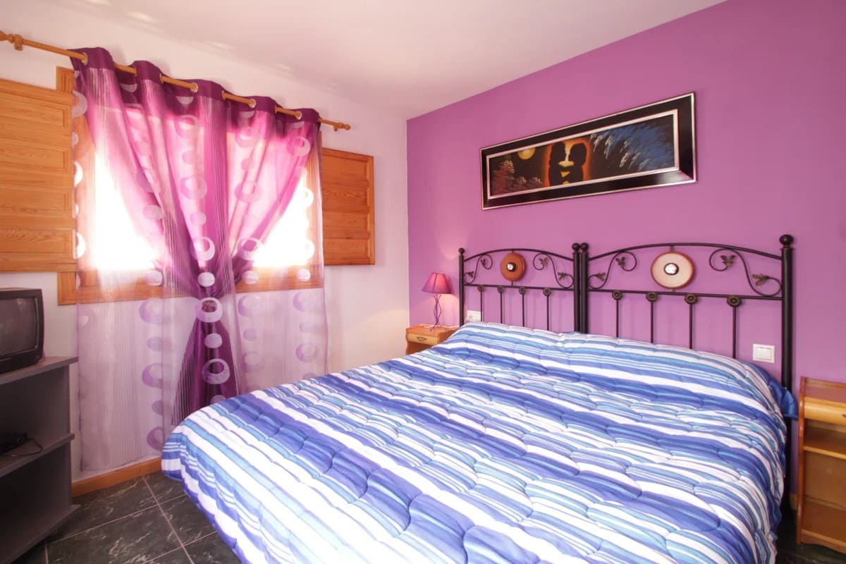 5 bedroom Villa for sale in Confrides with pool garage - € 380,000 (Ref: 9847960)