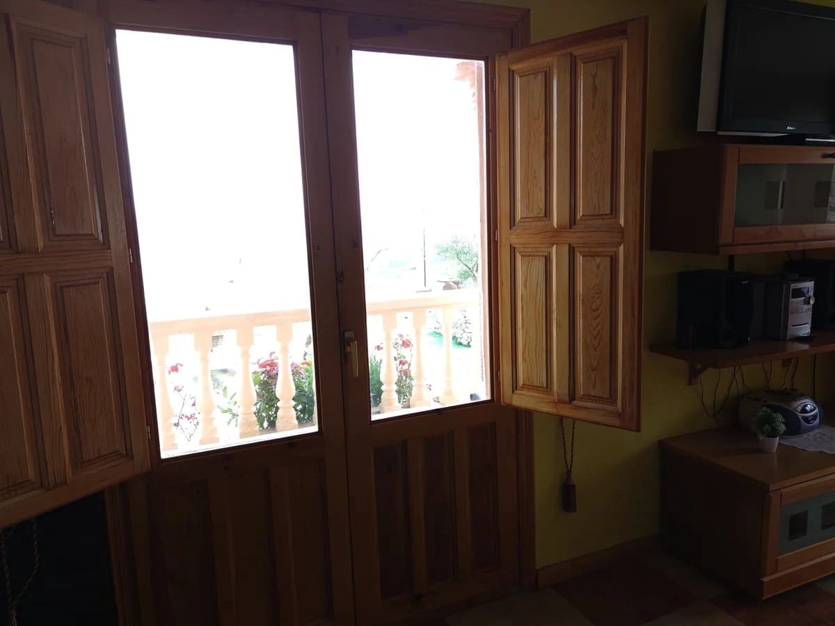 5 bedroom Villa for sale in Confrides with pool garage - € 380,000 (Ref: 9847960)