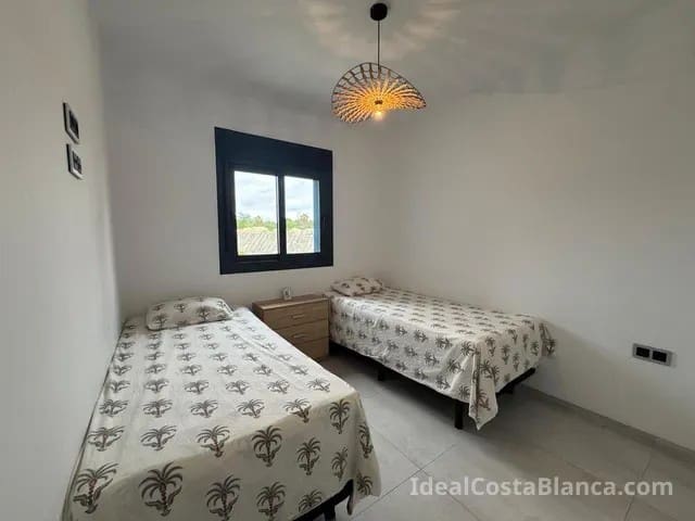Apartamento de 3 habitaciones en Benidorm en venta con piscina garaje - 649.000 € (Ref: 9847962)