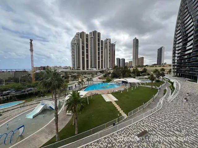 Apartamento de 3 habitaciones en Benidorm en venta con piscina garaje - 649.000 € (Ref: 9847962)