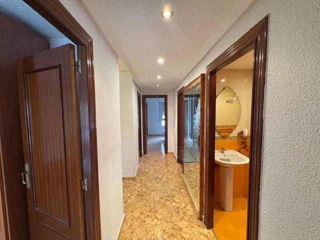 4 soveværelse Lejlighed til salg i Benidorm med swimmingpool garage - € 319.000 (Ref: 9847964)