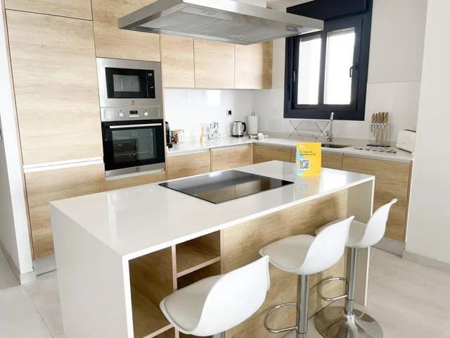 3 soveværelse Lejlighed til salg i Benidorm med swimmingpool garage - € 699.000 (Ref: 9847965)