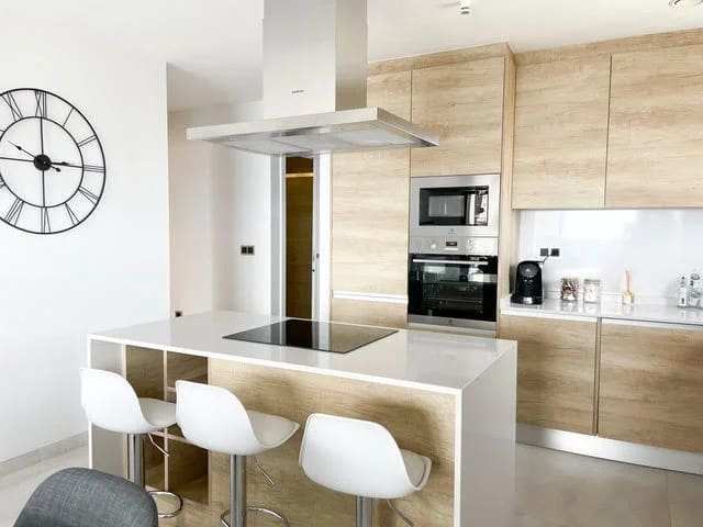 3 soveværelse Lejlighed til salg i Benidorm med swimmingpool garage - € 699.000 (Ref: 9847965)