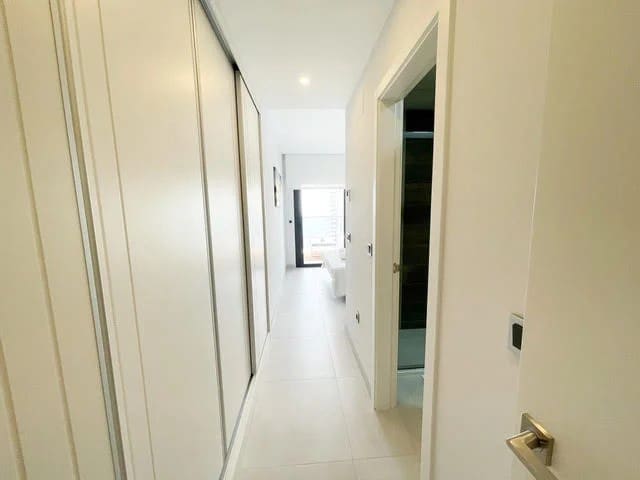 3 soveværelse Lejlighed til salg i Benidorm med swimmingpool garage - € 699.000 (Ref: 9847965)