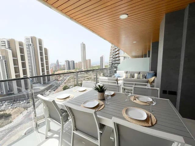 3 soveværelse Lejlighed til salg i Benidorm med swimmingpool garage - € 699.000 (Ref: 9847965)