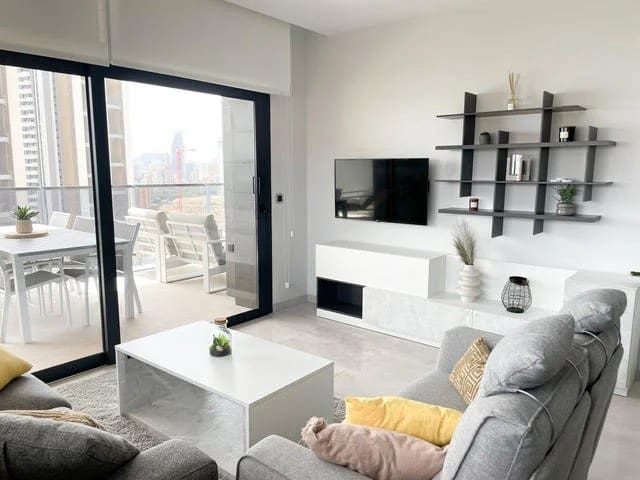 3 soveværelse Lejlighed til salg i Benidorm med swimmingpool garage - € 699.000 (Ref: 9847965)