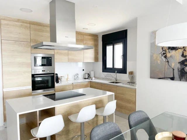 3 soveværelse Lejlighed til salg i Benidorm med swimmingpool garage - € 699.000 (Ref: 9847965)