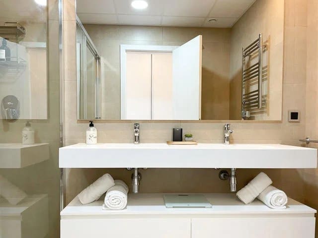 3 soveværelse Lejlighed til salg i Benidorm med swimmingpool garage - € 699.000 (Ref: 9847965)