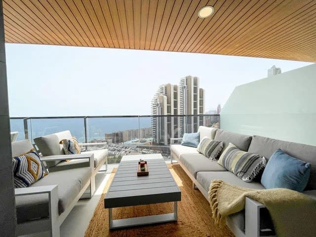 3 soveværelse Lejlighed til salg i Benidorm med swimmingpool garage - € 699.000 (Ref: 9847965)