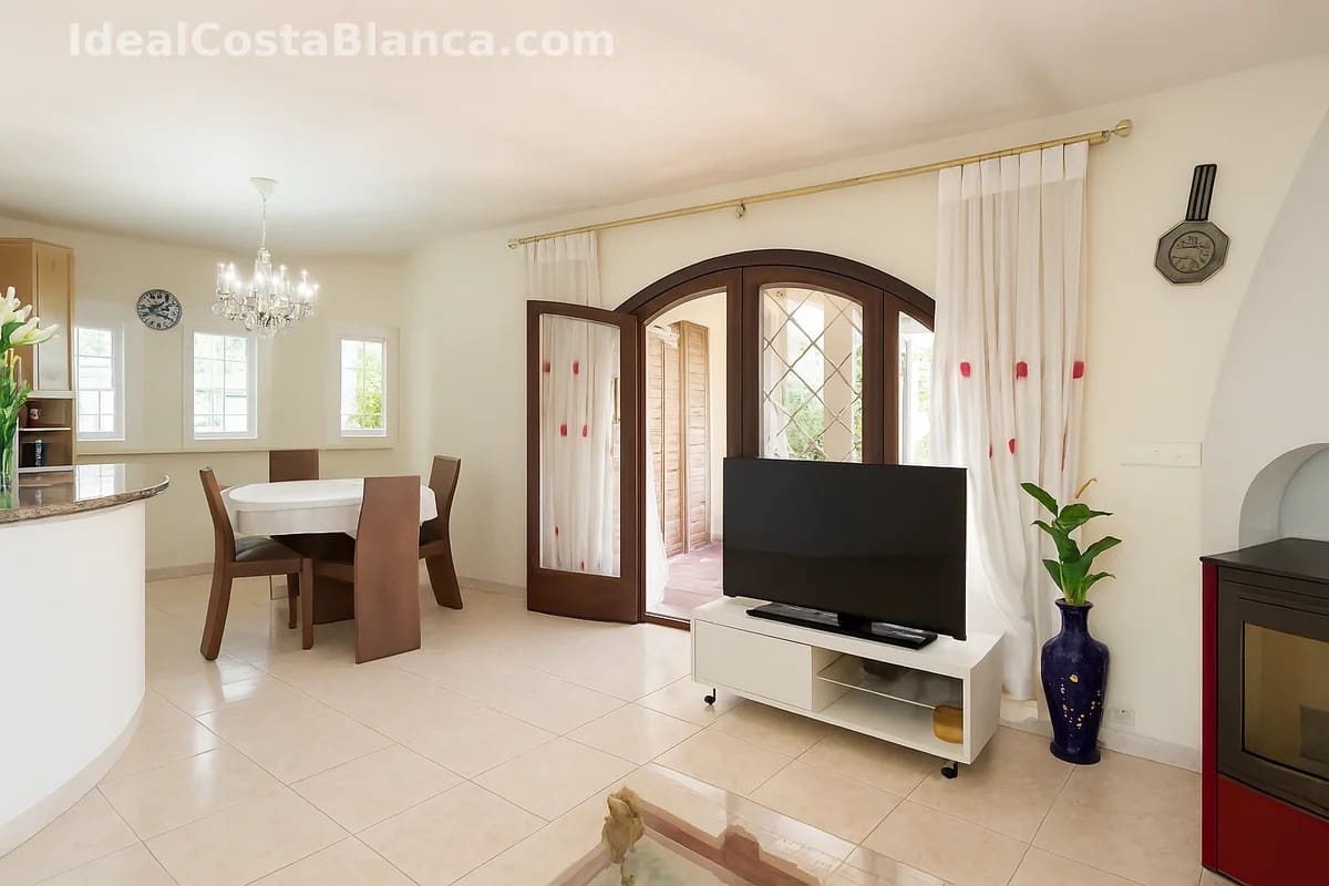 3 soveværelse Finca/Landehus til salg i Alfaz del Pi / L'Alfas del Pi med swimmingpool - € 469.000 (Ref: 9847967)