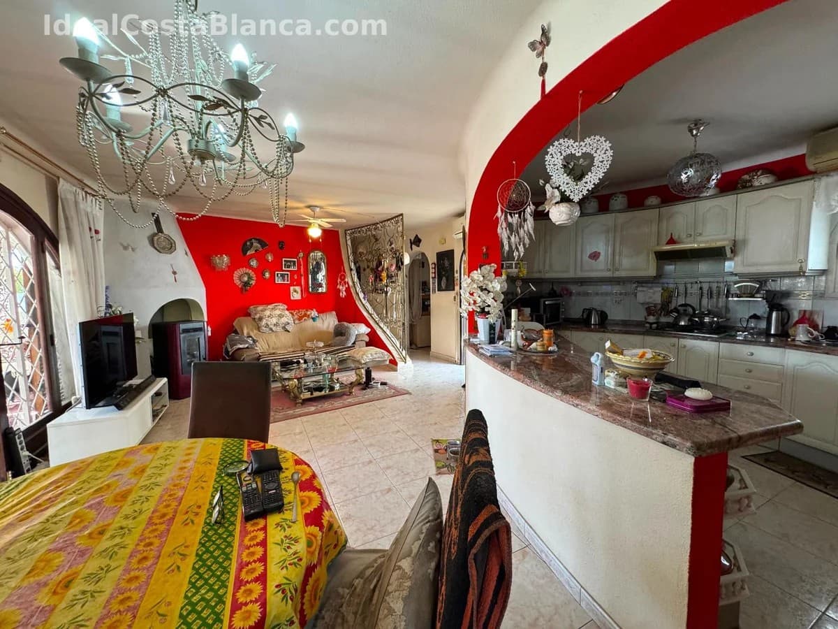 3 soveværelse Finca/Landehus til salg i Alfaz del Pi / L'Alfas del Pi med swimmingpool - € 469.000 (Ref: 9847967)