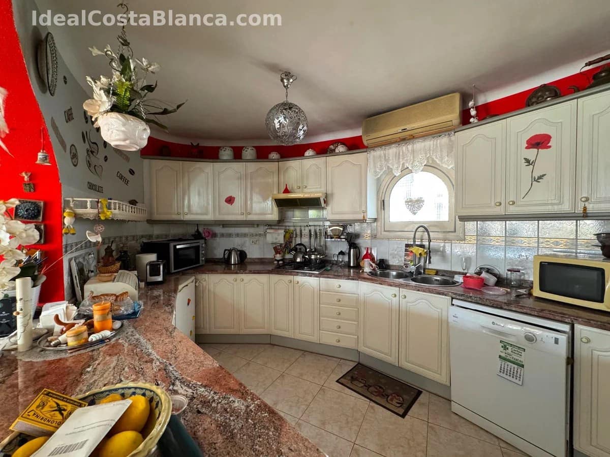3 soveværelse Finca/Landehus til salg i Alfaz del Pi / L'Alfas del Pi med swimmingpool - € 469.000 (Ref: 9847967)