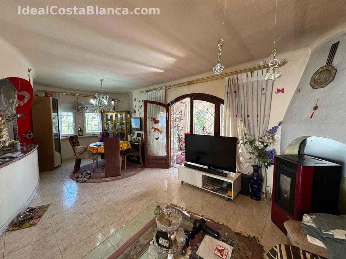 3 soveværelse Finca/Landehus til salg i Alfaz del Pi / L'Alfas del Pi med swimmingpool - € 469.000 (Ref: 9847967)