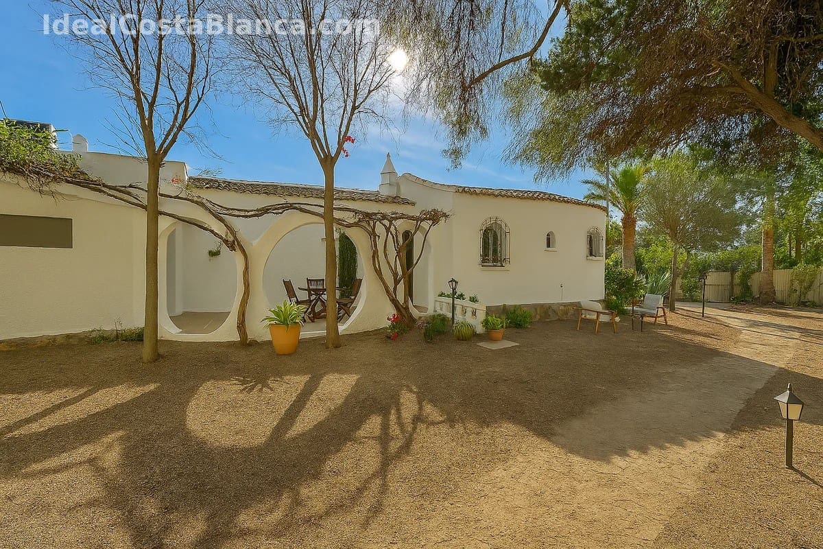 3 soveværelse Finca/Landehus til salg i Alfaz del Pi / L'Alfas del Pi med swimmingpool - € 469.000 (Ref: 9847967)