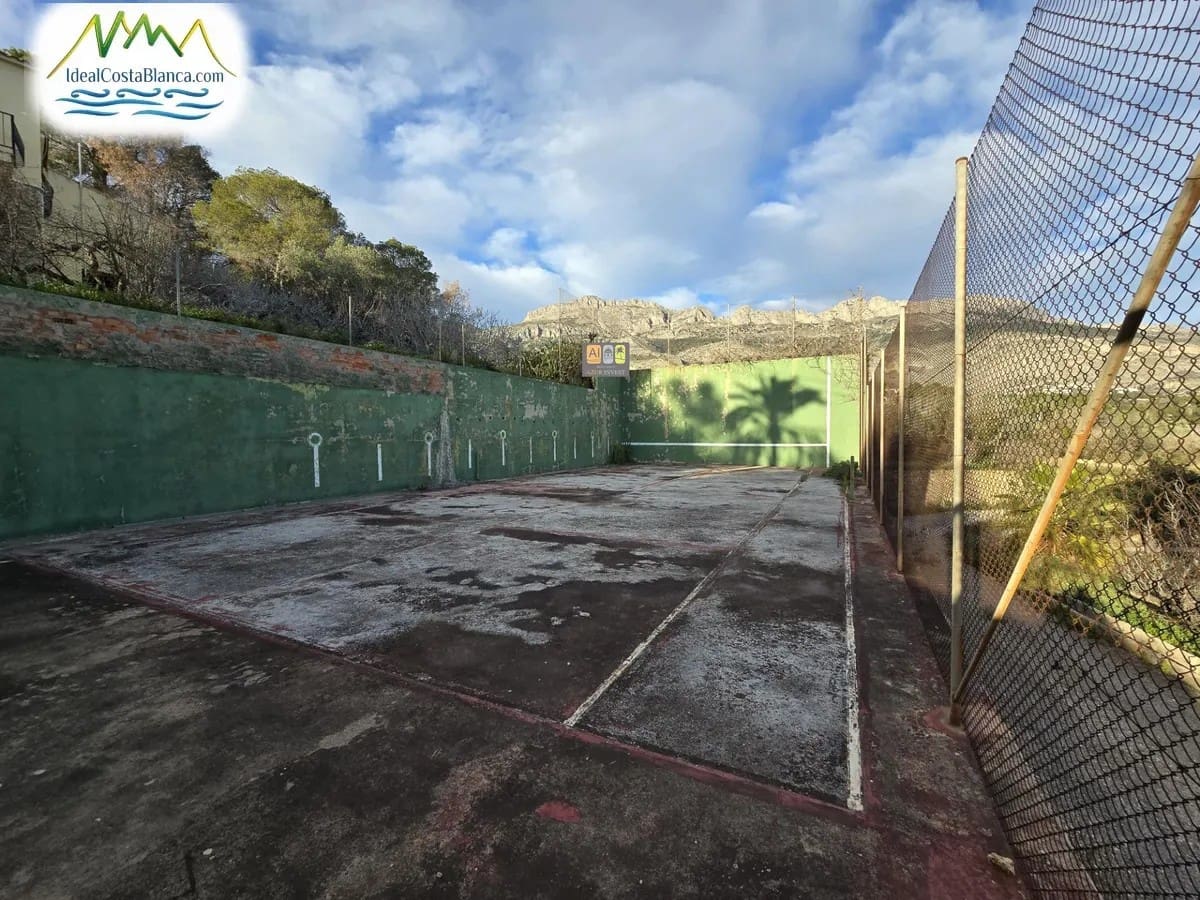 4 soveværelse Byhus til salg i Altea med swimmingpool - € 550.000 (Ref: 9847970)