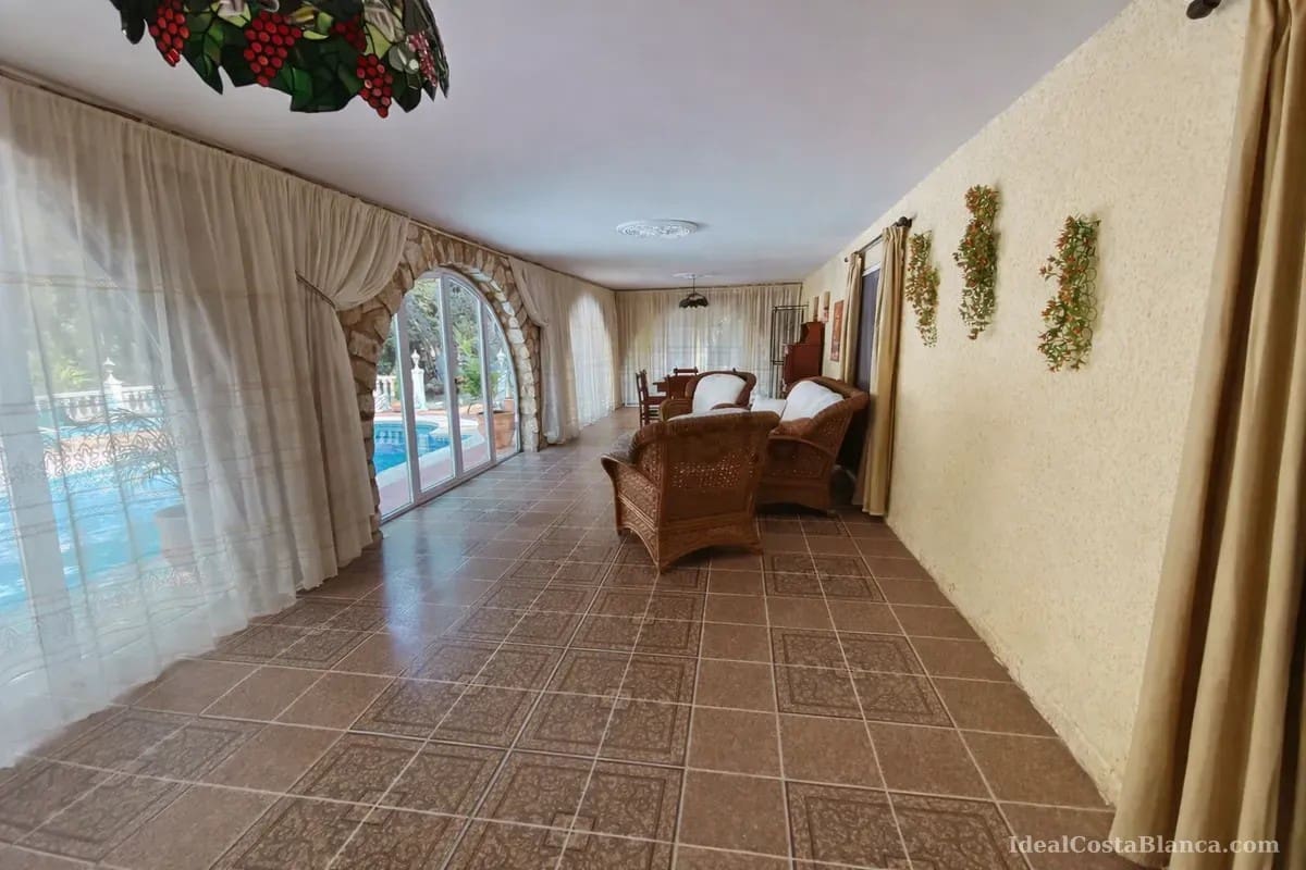 5 bedroom Finca/Country House for sale in Benimantell with pool garage - € 380,000 (Ref: 9847971)