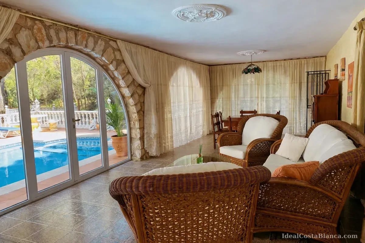 5 bedroom Finca/Country House for sale in Benimantell with pool garage - € 380,000 (Ref: 9847971)