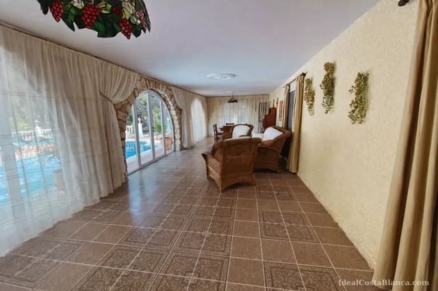 5 soveværelse Finca/Landehus til salg i Benimantell med swimmingpool garage - € 380.000 (Ref: 9847971)