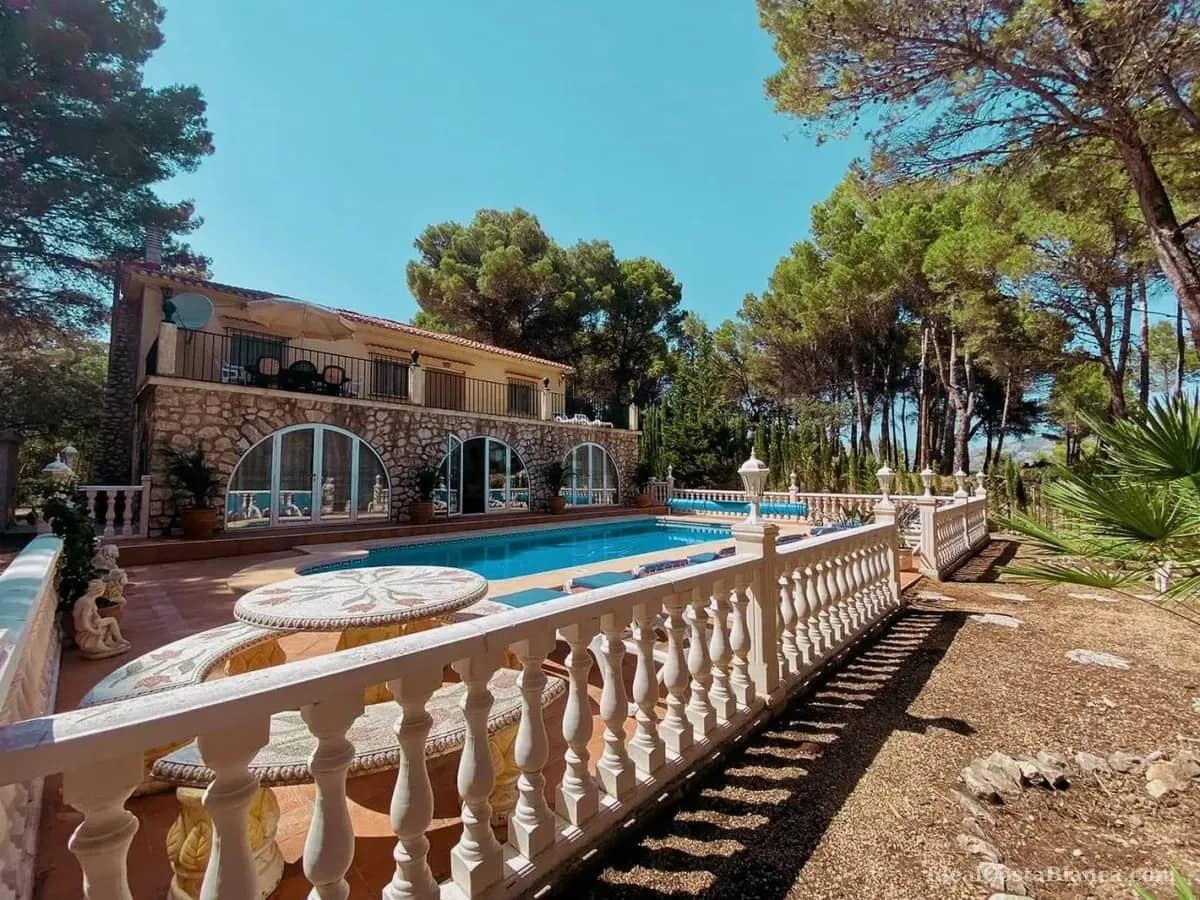 5 bedroom Finca/Country House for sale in Benimantell with pool garage - € 380,000 (Ref: 9847971)