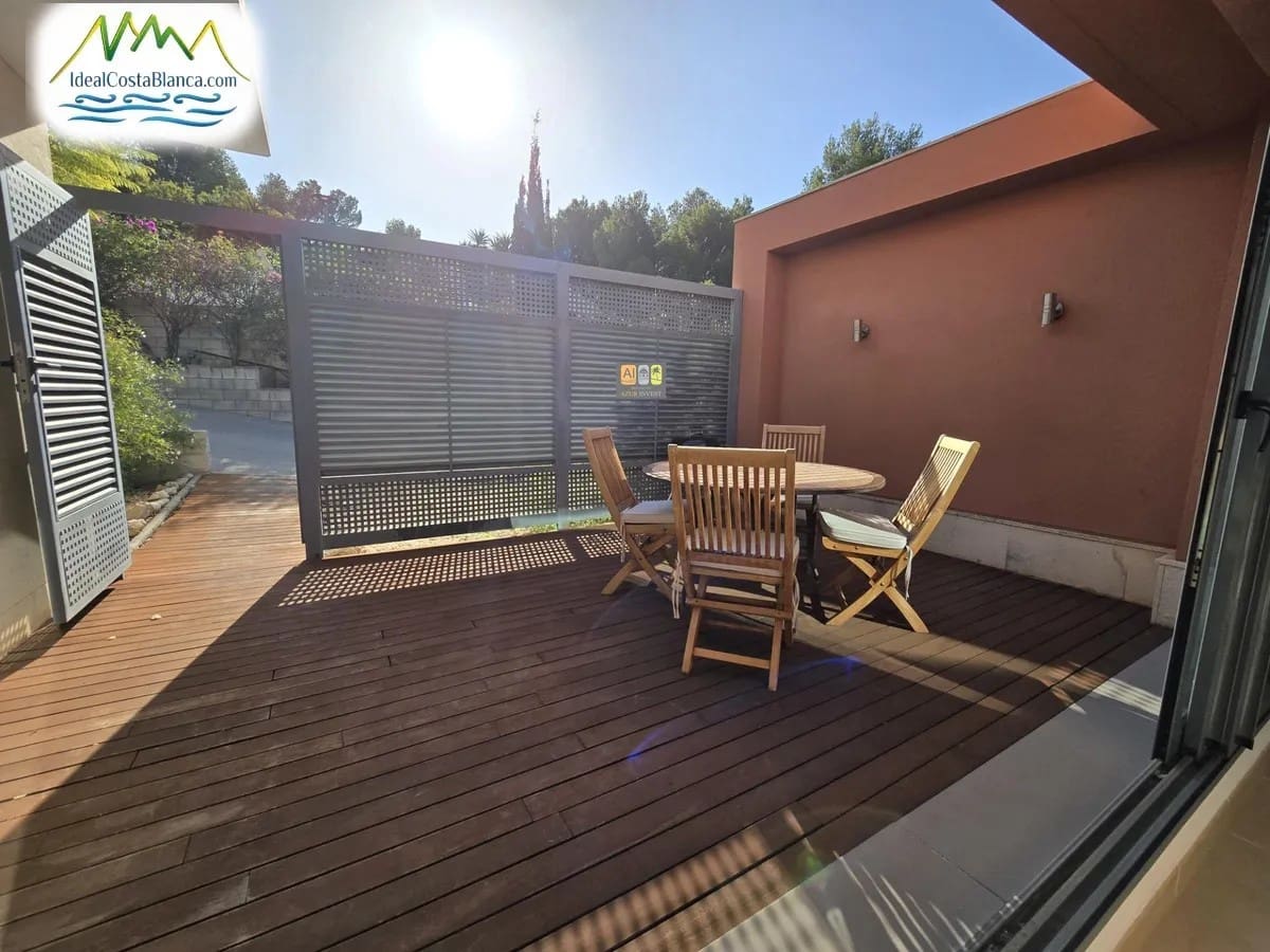 3 makuuhuone Omakotitalo myytävänä paikassa Altea mukana uima-altaan - 475 000 € (Ref: 9847973)
