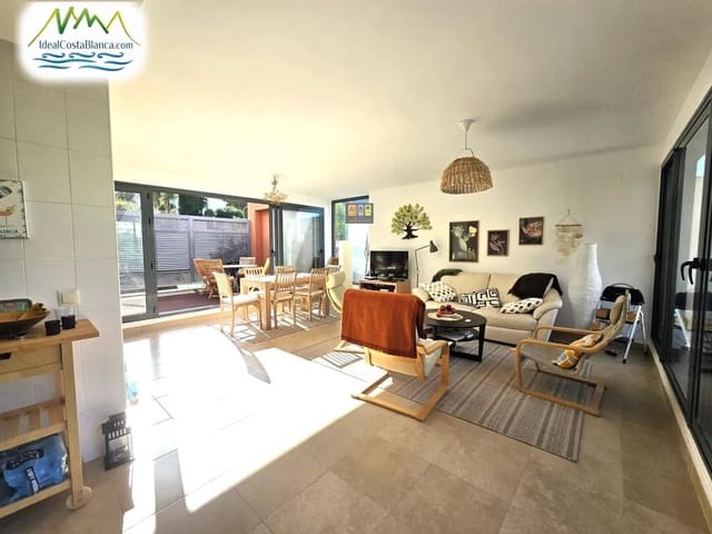 3 makuuhuone Omakotitalo myytävänä paikassa Alhama Springs, Altea mukana uima-altaan - 475 000 € (Ref: 9847973)