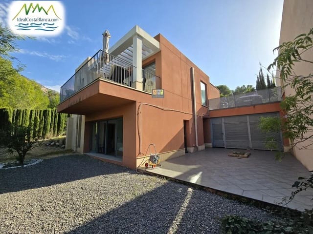 3 makuuhuone Omakotitalo myytävänä paikassa Alhama Springs, Altea mukana uima-altaan - 475 000 € (Ref: 9847973)