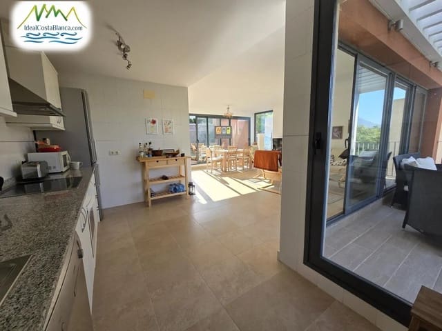 3 makuuhuone Omakotitalo myytävänä paikassa Alhama Springs, Altea mukana uima-altaan - 475 000 € (Ref: 9847973)