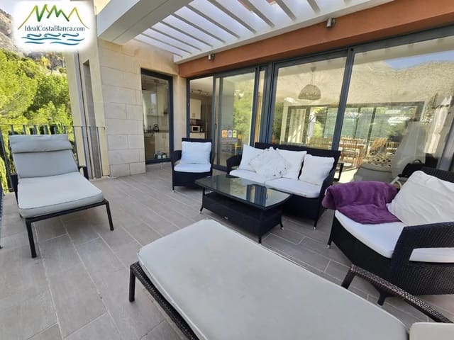 3 makuuhuone Omakotitalo myytävänä paikassa Alhama Springs, Altea mukana uima-altaan - 475 000 € (Ref: 9847973)