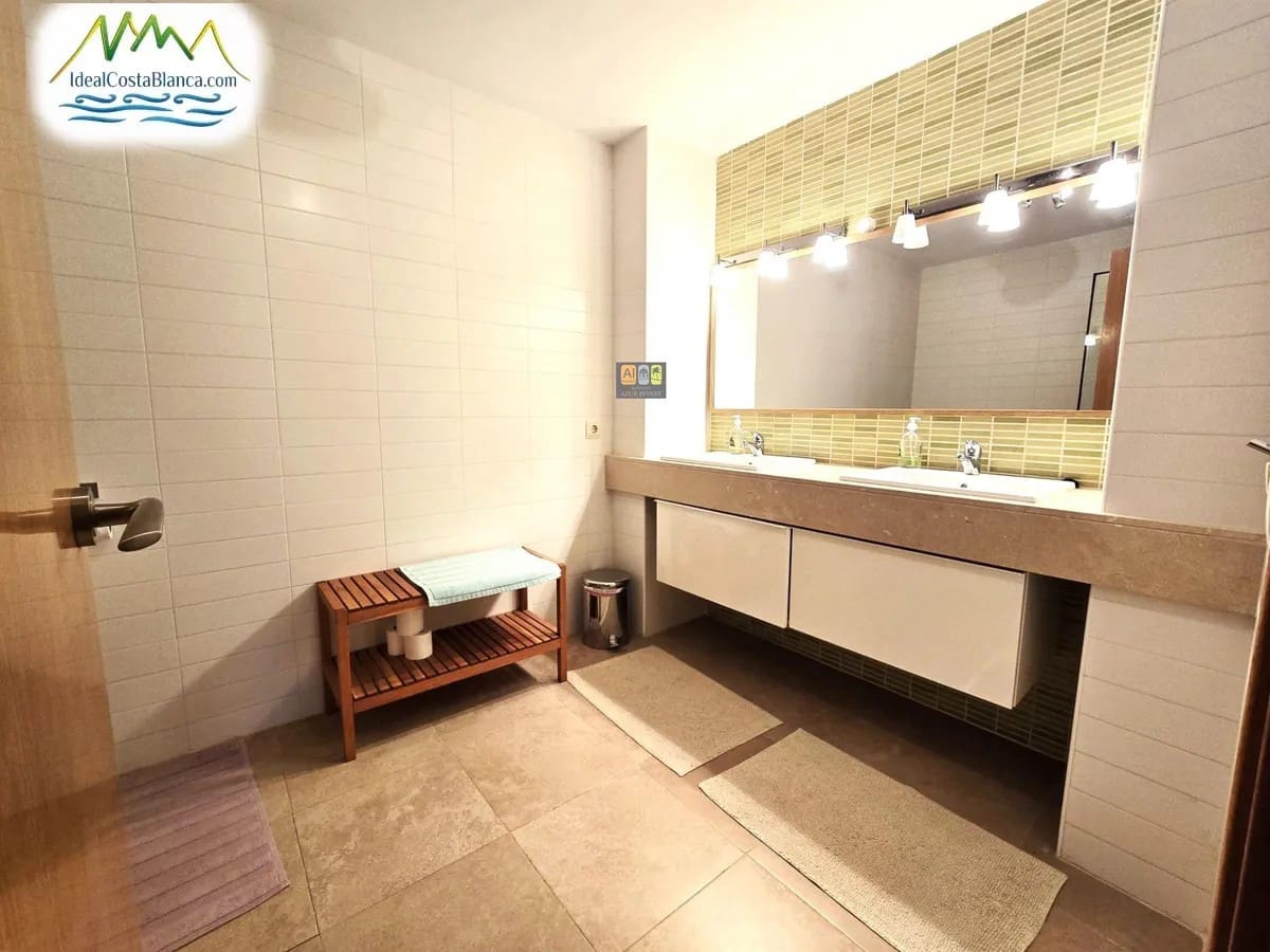 3 makuuhuone Omakotitalo myytävänä paikassa Altea mukana uima-altaan - 475 000 € (Ref: 9847973)