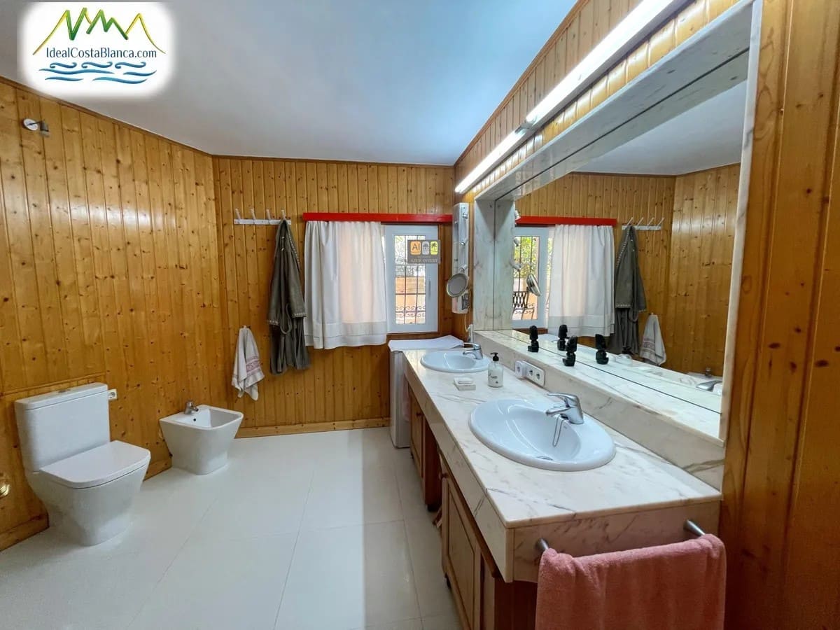 4 slaapkamer Huis te koop in Altea met zwembad garage - € 415.000 (Ref: 9847979)