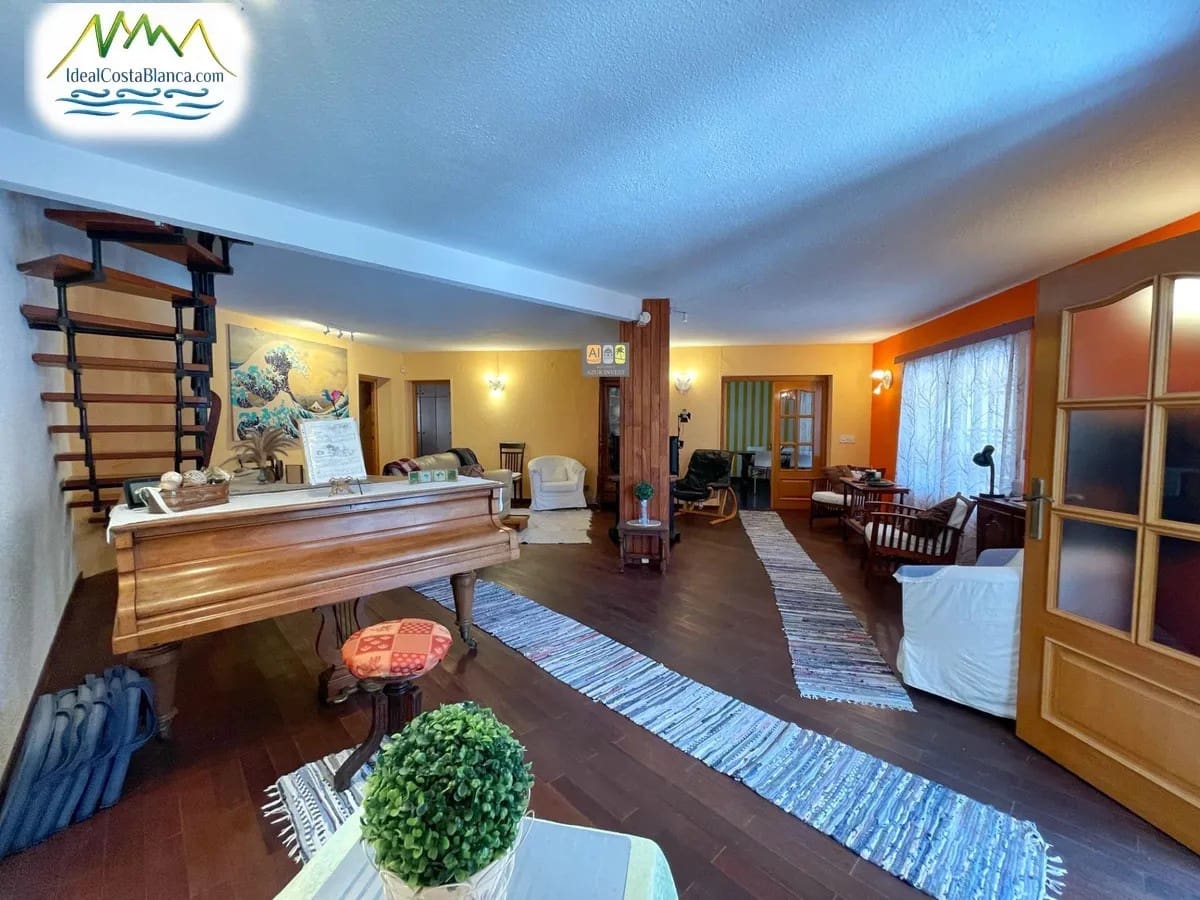 4 slaapkamer Huis te koop in Altea met zwembad garage - € 415.000 (Ref: 9847979)