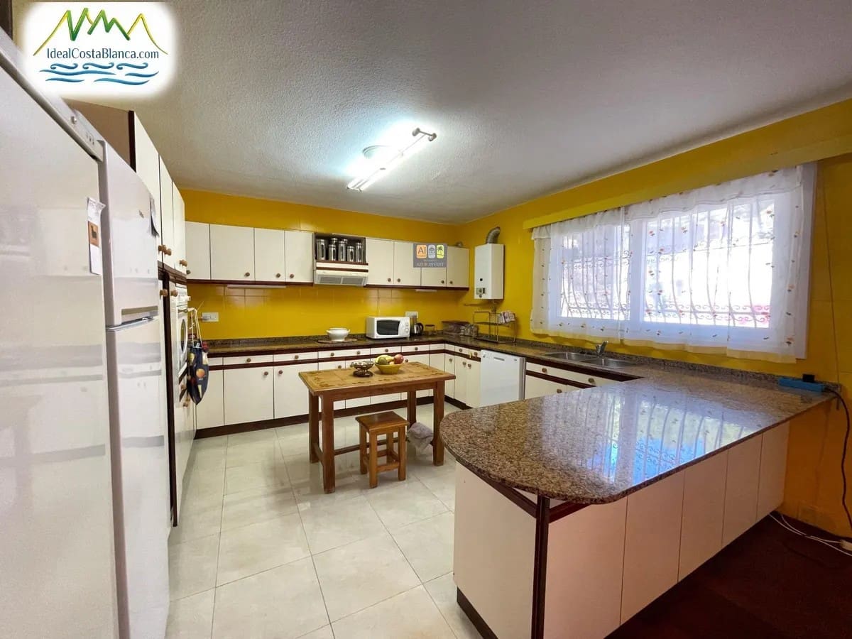 4 slaapkamer Huis te koop in Altea met zwembad garage - € 415.000 (Ref: 9847979)