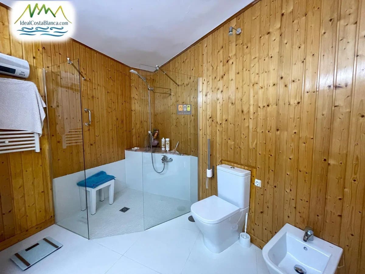 4 slaapkamer Huis te koop in Altea met zwembad garage - € 415.000 (Ref: 9847979)