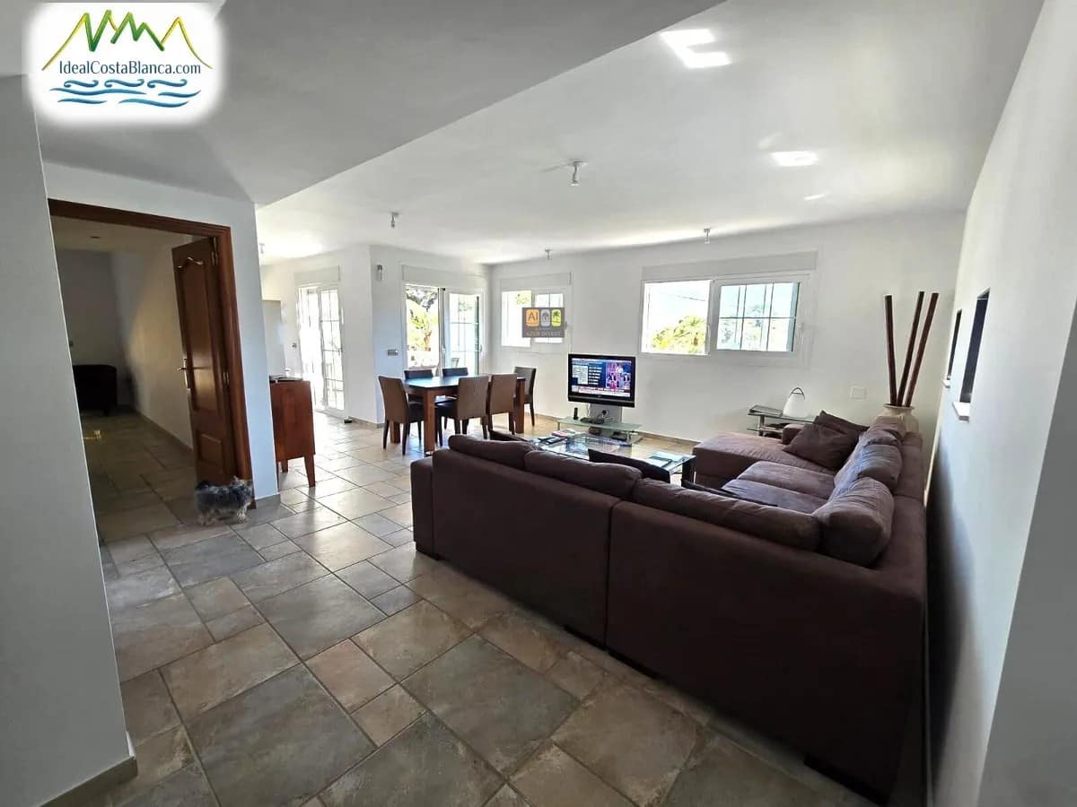 3 makuuhuone Huvila myytävänä paikassa Altea mukana uima-altaan - 699 000 € (Ref: 9847984)