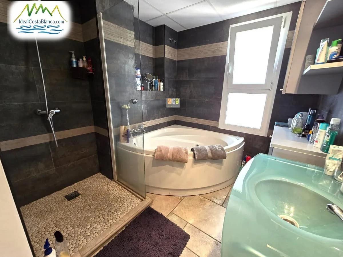3 makuuhuone Huvila myytävänä paikassa Altea mukana uima-altaan - 699 000 € (Ref: 9847984)