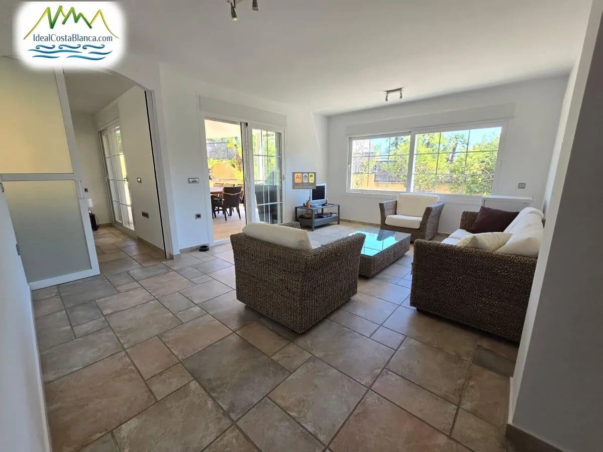 3 makuuhuone Huvila myytävänä paikassa Altea mukana uima-altaan - 699 000 € (Ref: 9847984)