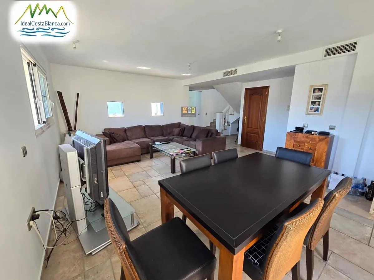 3 makuuhuone Huvila myytävänä paikassa Altea mukana uima-altaan - 699 000 € (Ref: 9847984)