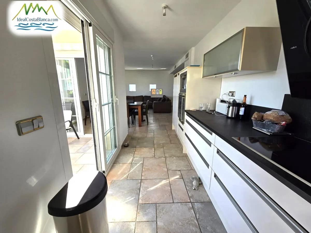 3 makuuhuone Huvila myytävänä paikassa Altea mukana uima-altaan - 699 000 € (Ref: 9847984)