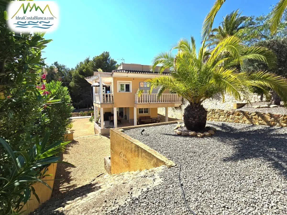 3 makuuhuone Huvila myytävänä paikassa Altea mukana uima-altaan - 699 000 € (Ref: 9847984)