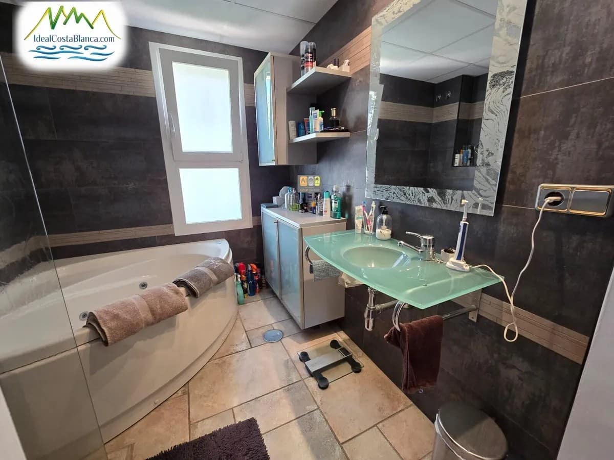 3 makuuhuone Huvila myytävänä paikassa Altea mukana uima-altaan - 699 000 € (Ref: 9847984)