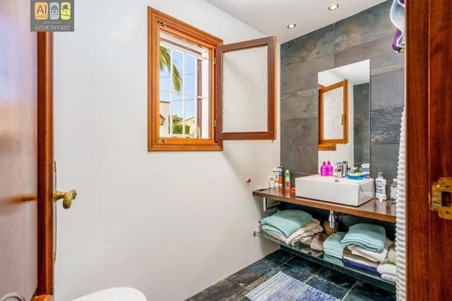 Chalet de 3 habitaciones en Barranco Hondo, La Nucia en venta con piscina garaje - 630.000 € (Ref: 9947348)